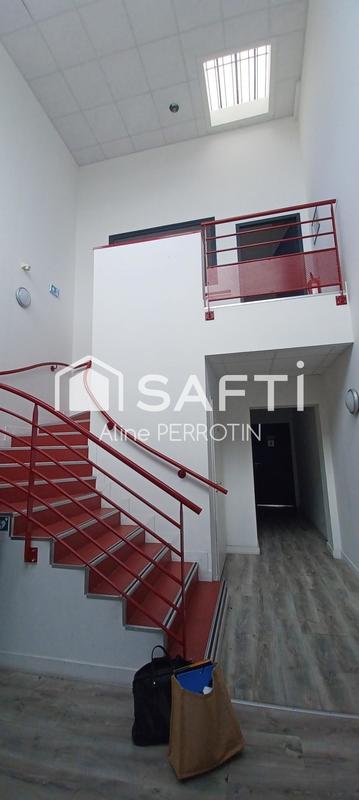 Local commercial - 940 m² - 10 pièces