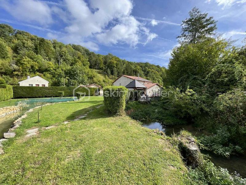 Maison - 225 m² - 6 pièces