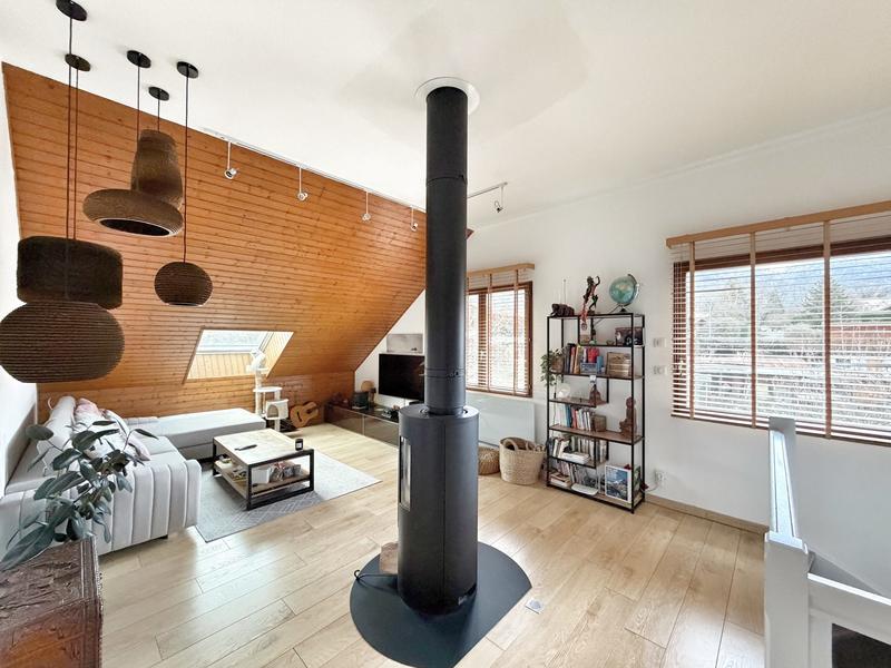 Maison - 211 m² - 7 pièces