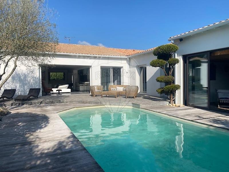 Maison - 186 m² - 7 pièces