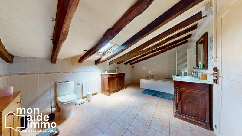 Maison - 215 m² - 7 pièces