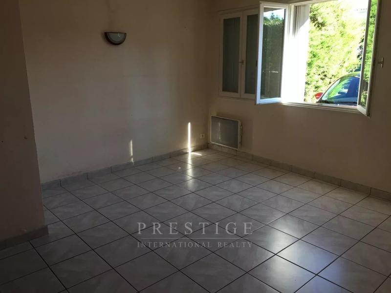 Maison - 215 m² - 9 pièces