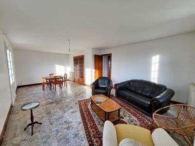 Maison - 138 m² - 9 pièces