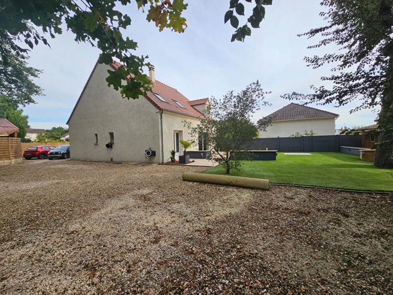 Maison - 166 m² - 6 pièces