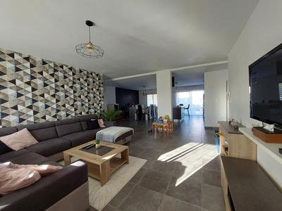 Maison - 170 m² - 6 pièces