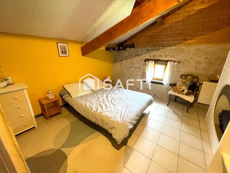 Maison - 239 m² - 8 pièces