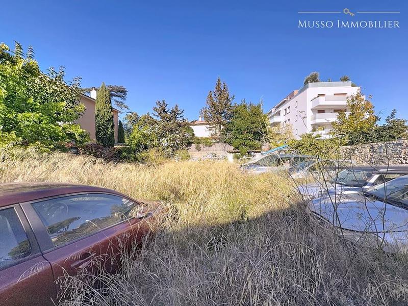 Local commercial - 400 m² - 6 pièces