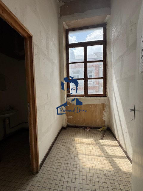 Local d'activités - 1 500 m²