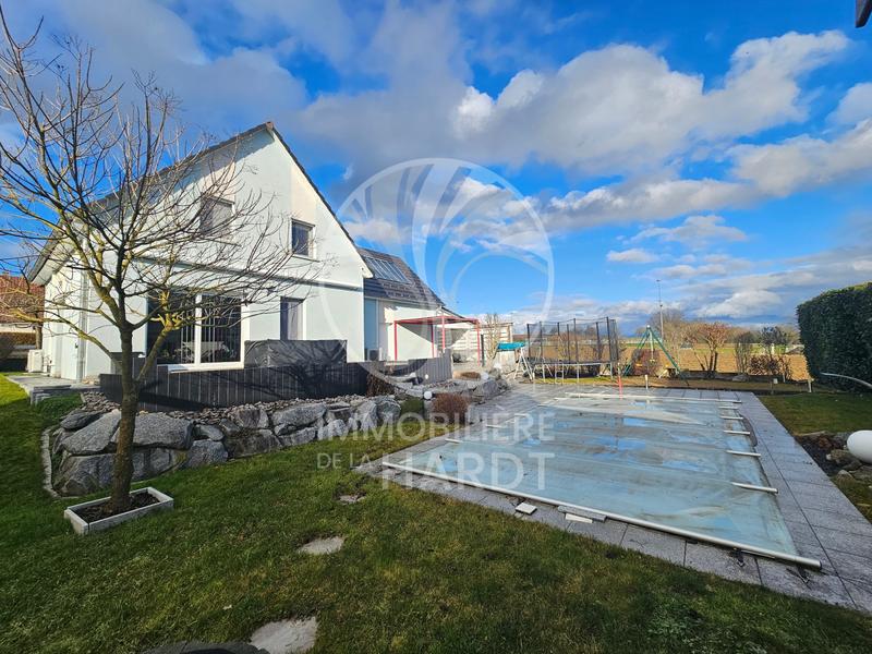 Maison - 122 m² - 6 pièces