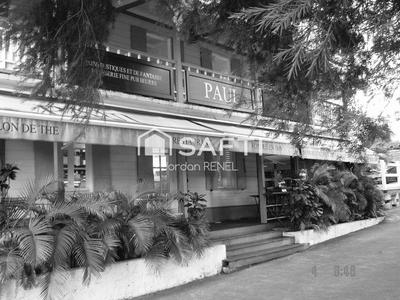 Local commercial - 467 m² - 8 pièces