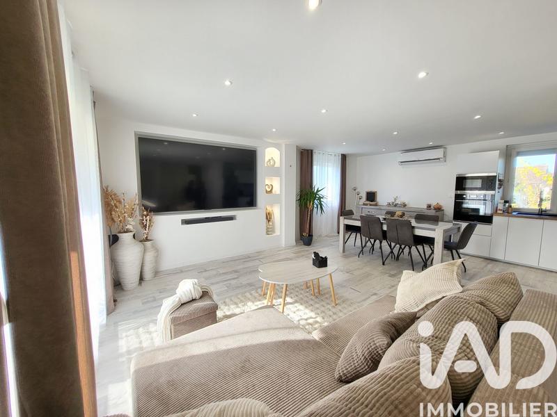 Maison - 99 m² - 5 pièces