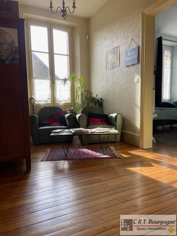 Maison - 250 m² - 7 pièces