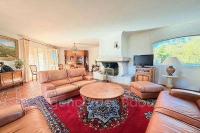 Maison - 204 m² - 6 pièces