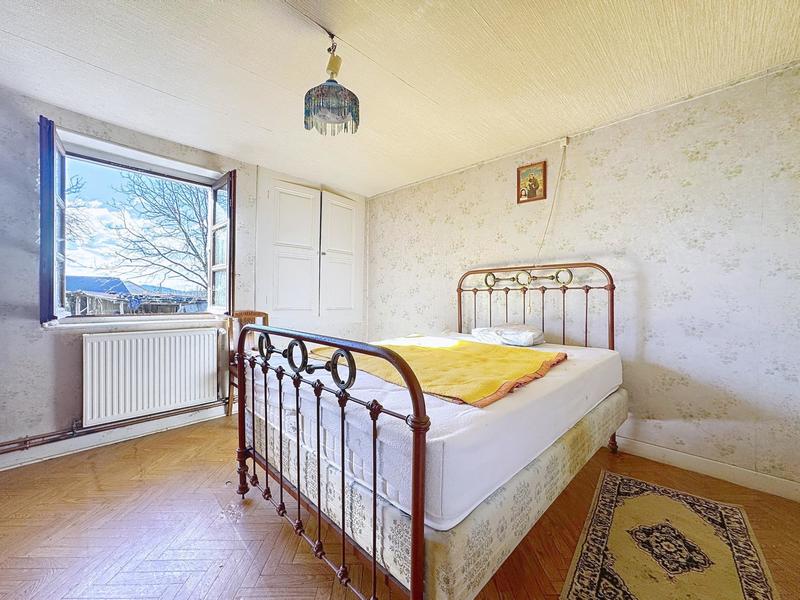 Maison - 90 m² - 6 pièces