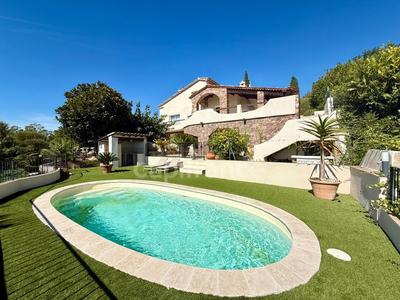 Maison - 315 m² - 11 pièces