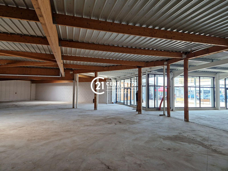 Local commercial - 880 m²