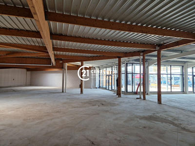 Local commercial - 880 m²
