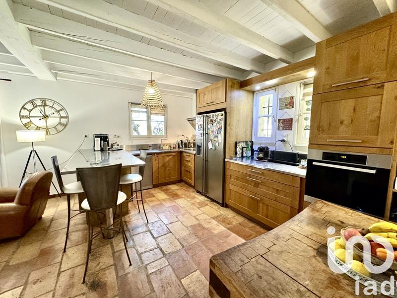 Maison - 230 m² - 8 pièces