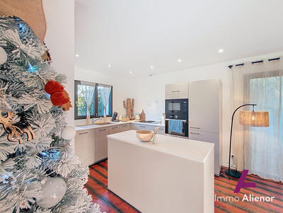 Maison - 105 m² - 4 pièces