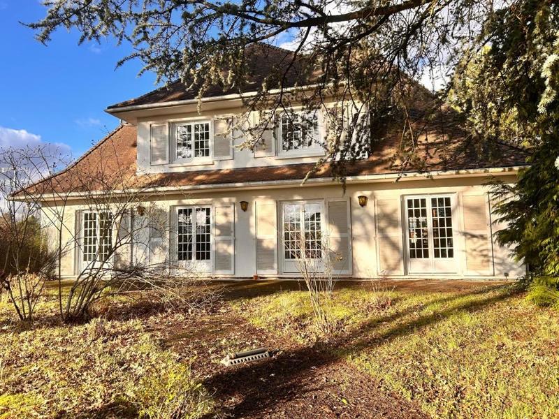 Maison - 214 m² - 10 pièces