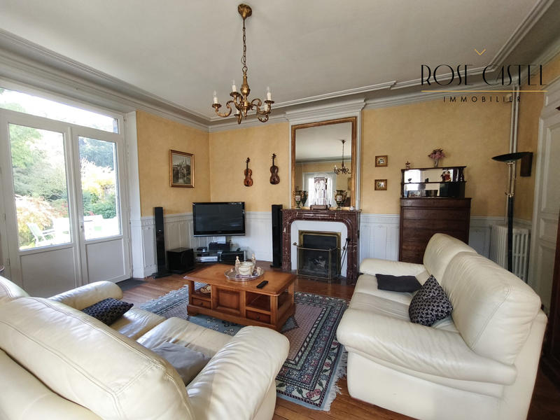 Maison ancienne - 246 m² - 8 pièces