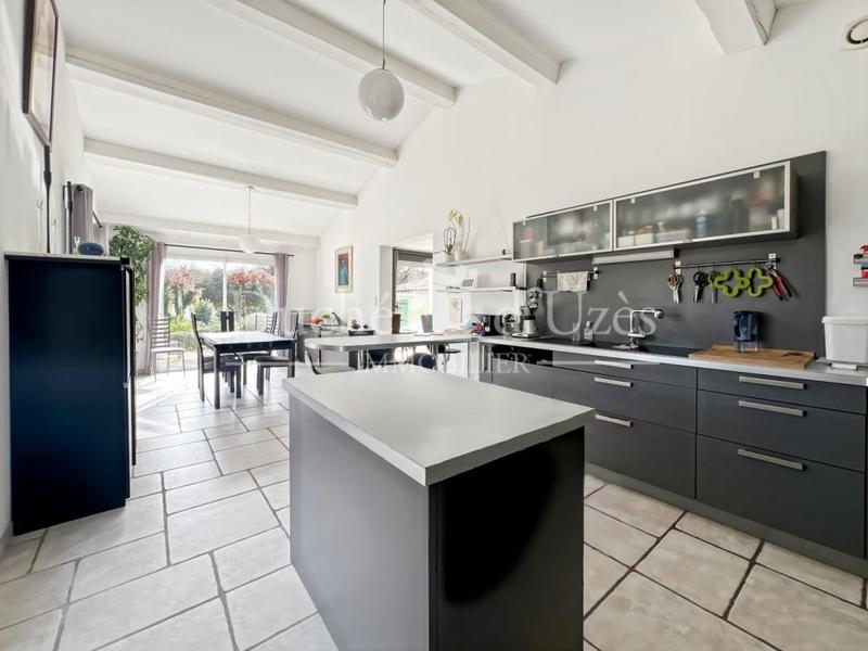 Villa - 180 m² - 8 pièces