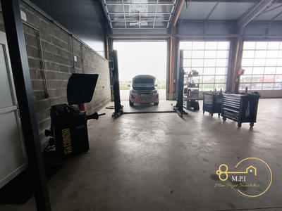 Fonds de commerce - 8 000 m²