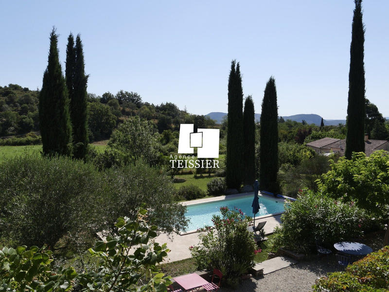 Mas - 223 m² - 8 pièces