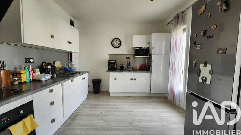 Maison - 235 m² - 10 pièces