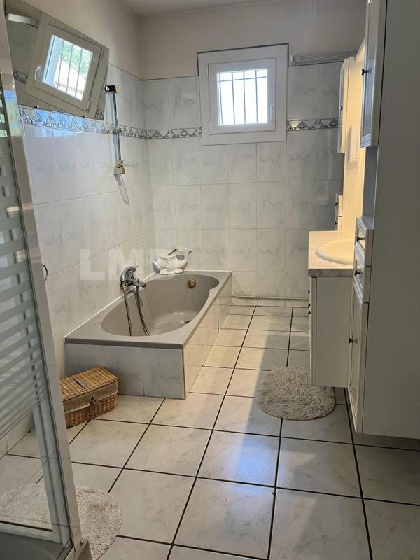 Villa - 140 m² - 5 pièces