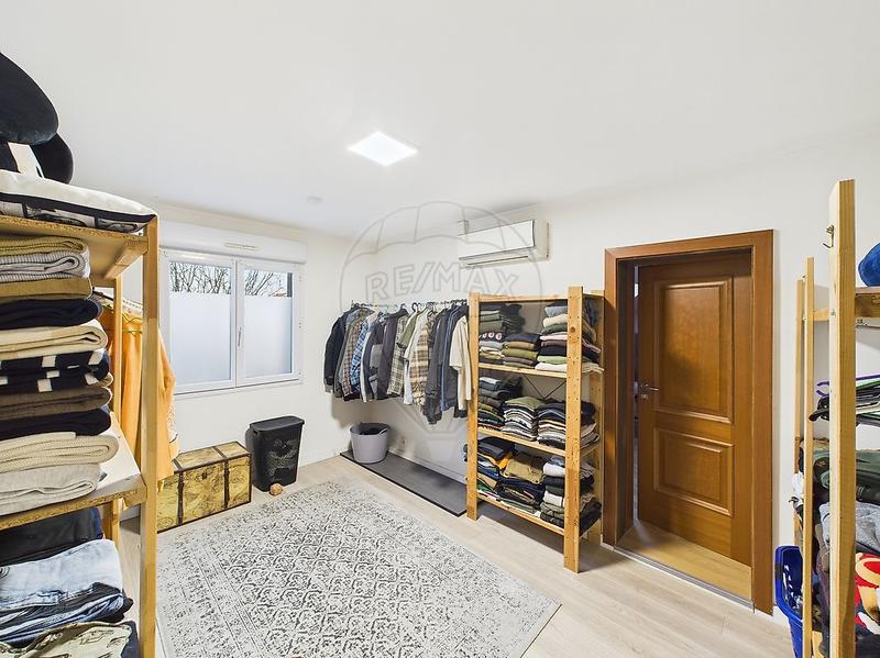 Maison - 180 m² - 8 pièces