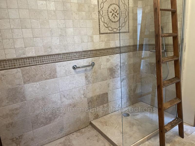 Propriété - 206 m² - 9 pièces