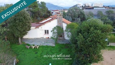 Maison - 230 m² - 9 pièces