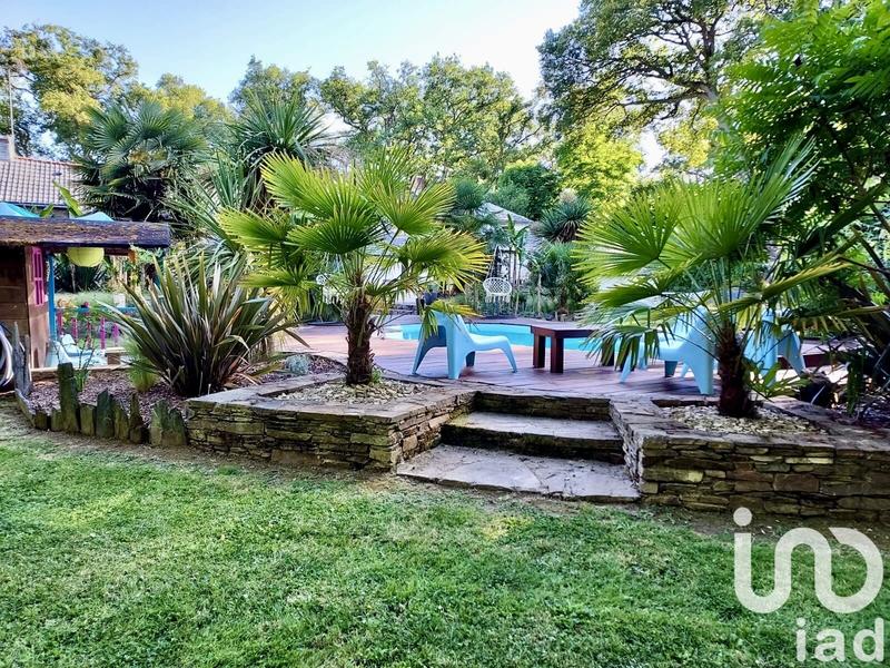 Maison - 235 m² - 6 pièces