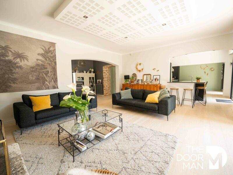 Maison - 264 m² - 10 pièces