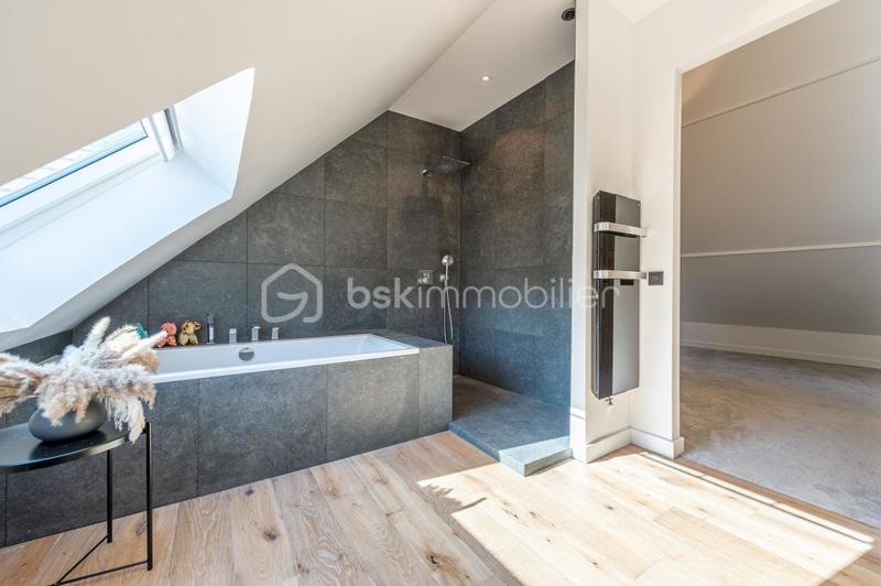 Maison d'architecte - 358 m² - 8 pièces