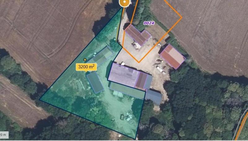 Maison - 220 m² - 6 pièces