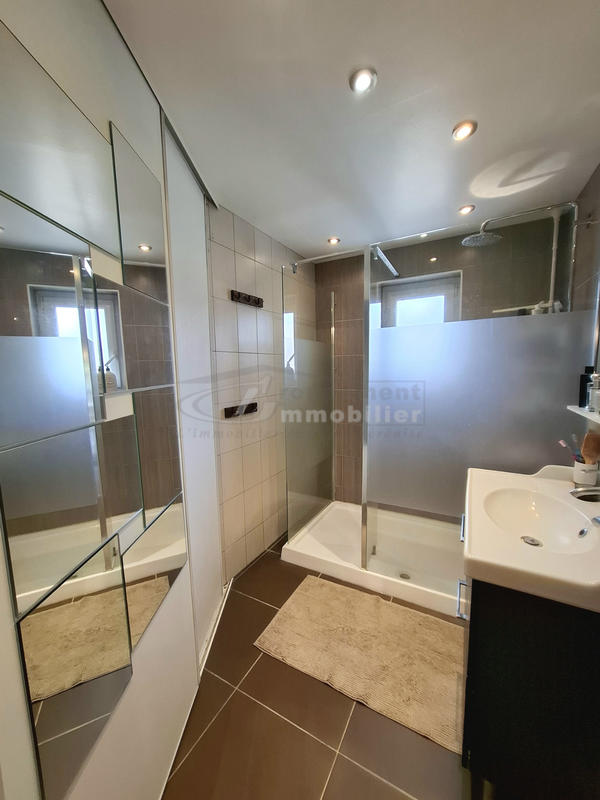 Maison - 174 m² - 8 pièces