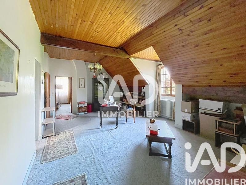 Maison - 232 m² - 8 pièces