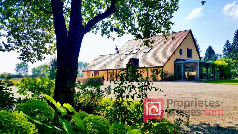 Maison - 274 m² - 12 pièces