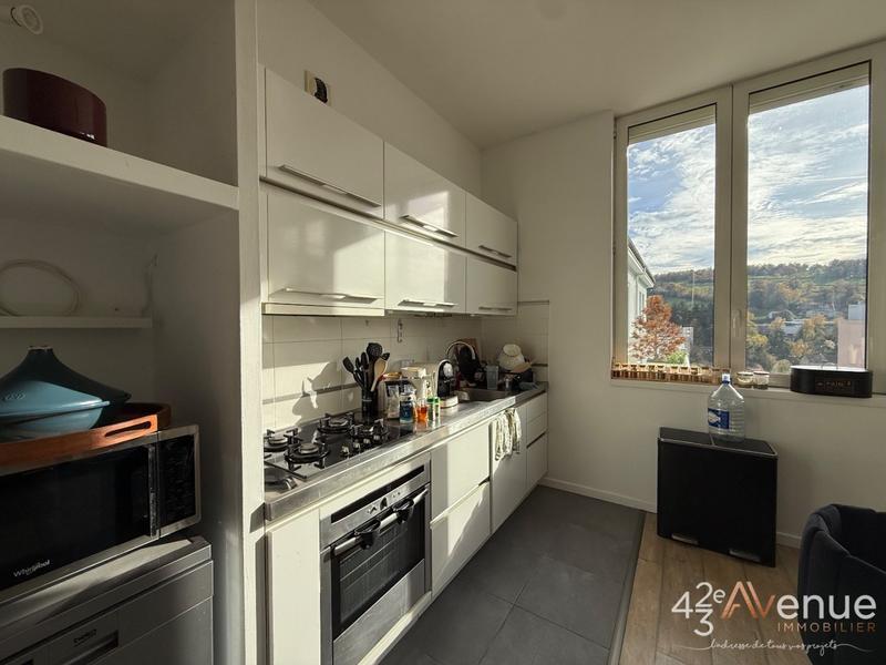 Appartement - 80 m² - 2 pièces