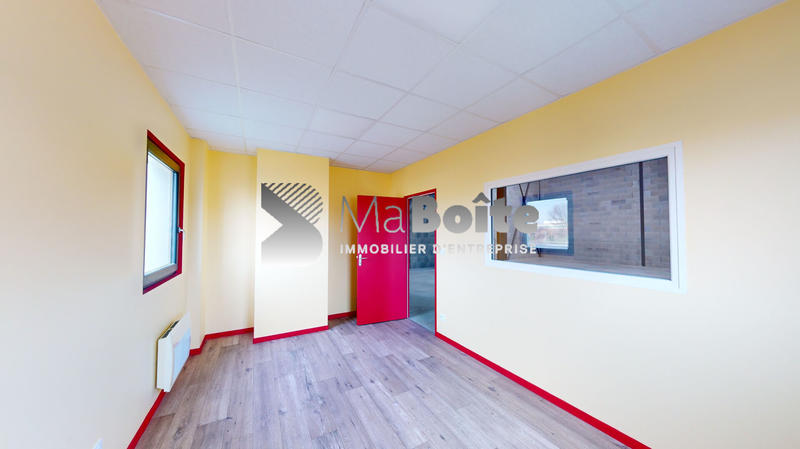 Local d'activité / Entrepôt - 197 m² - 2 pièces