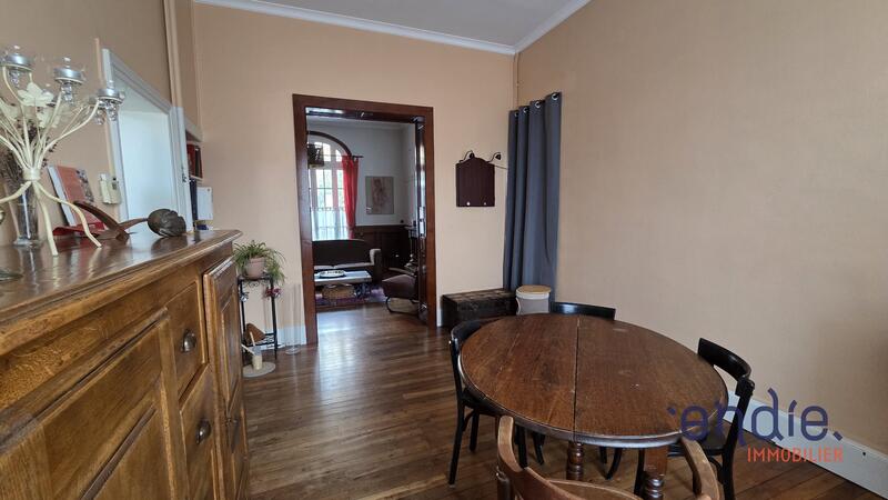 Maison - 190 m² - 9 pièces