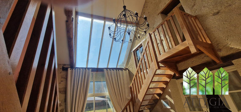 Maison ancienne - 143 m² - 8 pièces