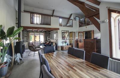 Maison - 200 m² - 8 pièces