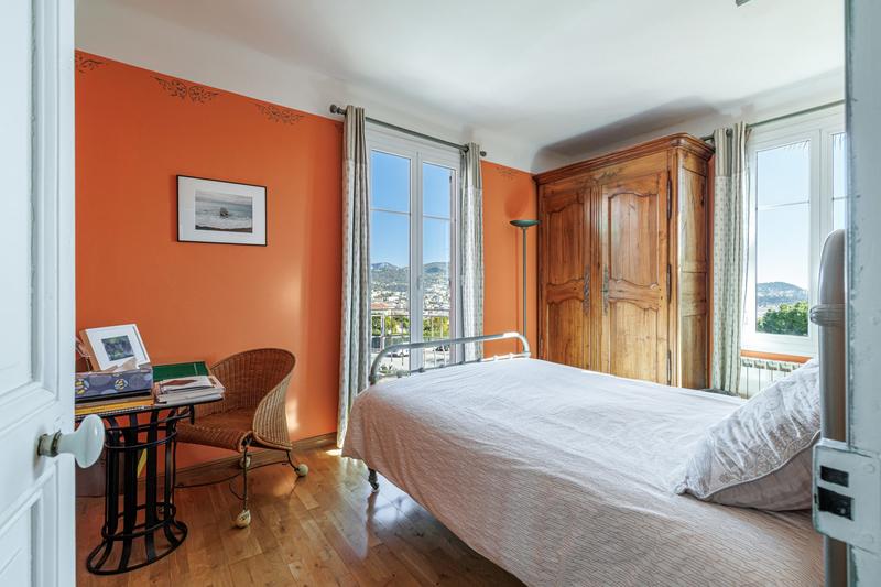 Maison - 205 m² - 6 pièces