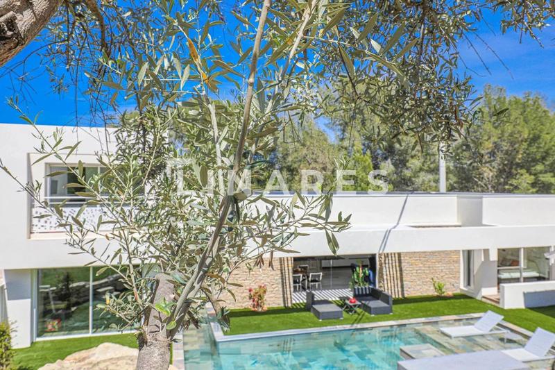 Maison - 280 m² - 4 pièces