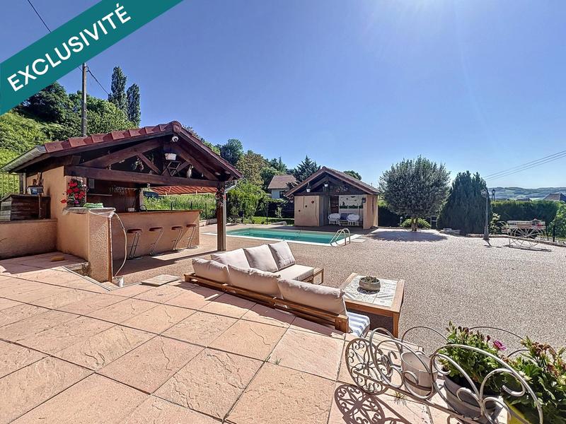 Maison - 210 m² - 8 pièces