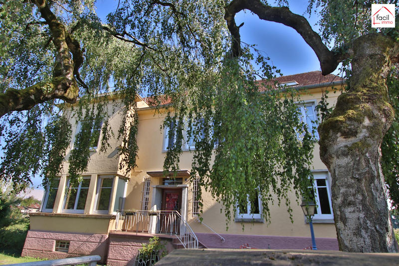 Maison - 352 m² - 16 pièces