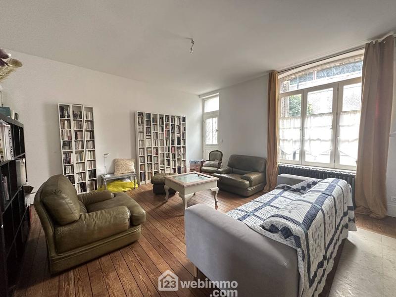 Maison - 214 m² - 9 pièces